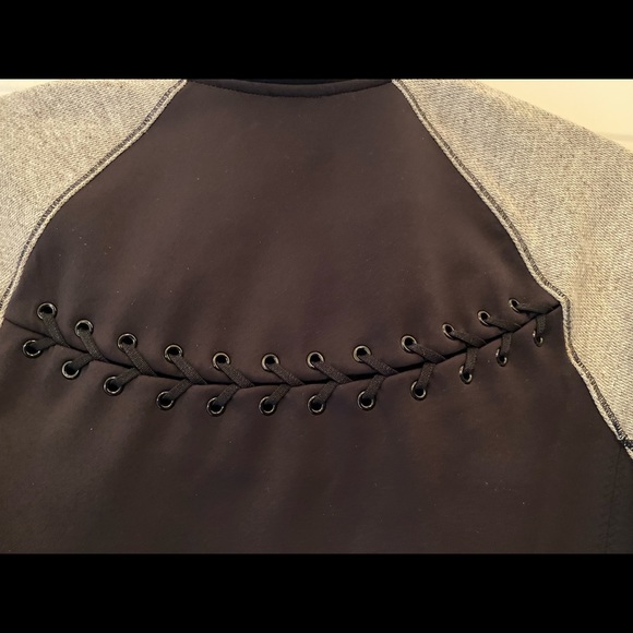 Lululemon baseball jacket size 8 - Picture 11 of 12